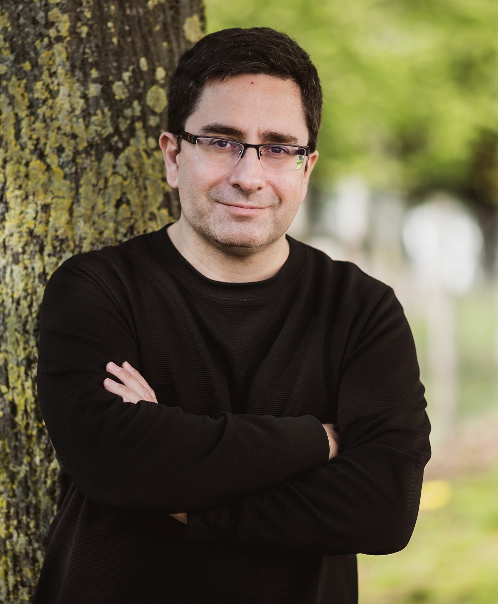 Headshot of Hector Parras