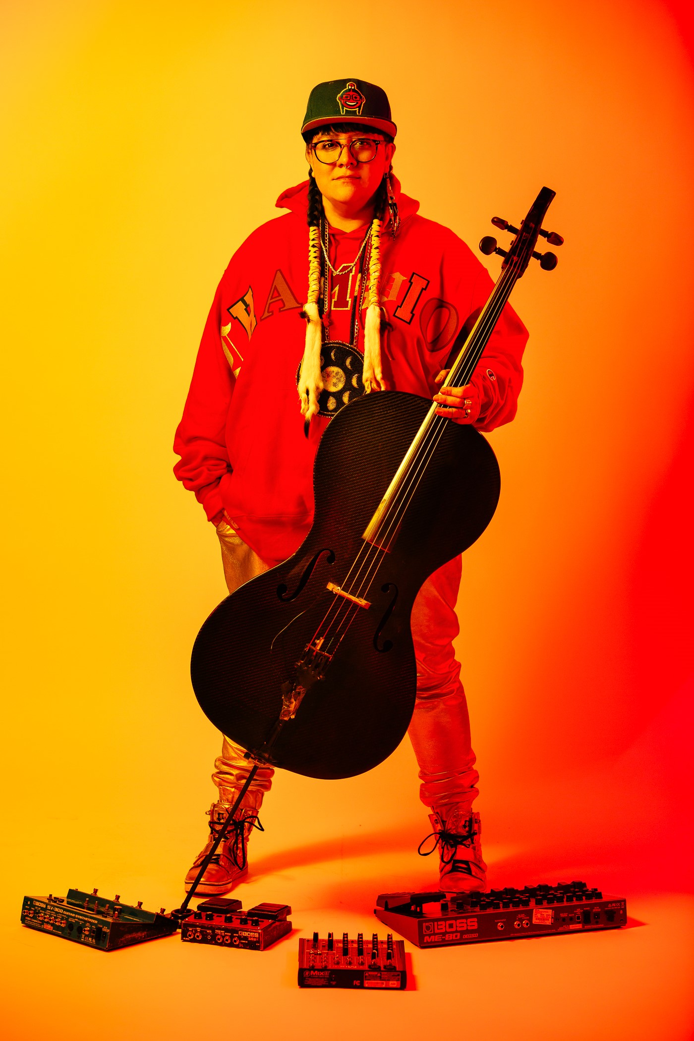 Image of Cris Derksen and instrument