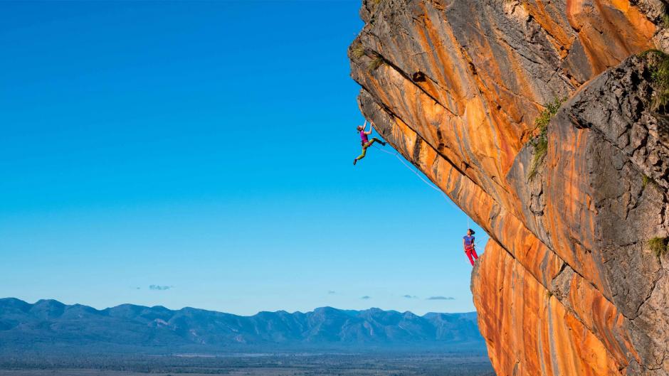 Ashlee Hendy and Elizabeth Chong, Grampians (Gariwerd) National Park, Australia © Simon Carter 