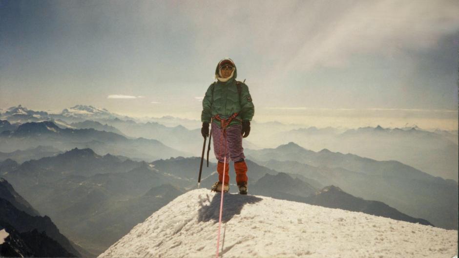 Pasang: In the Shadow of Everest Pasang: In the Shadow of Everest
