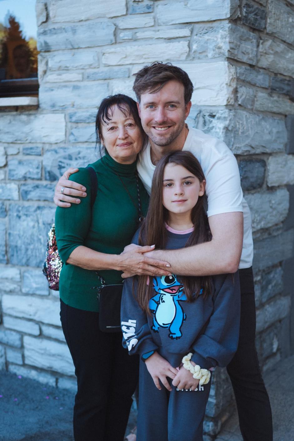 Max Lowe with the two central characters of “Camp Courage” Milana and Olga who are living in Solvakia, made refugees by the Russian war in Ukraine.