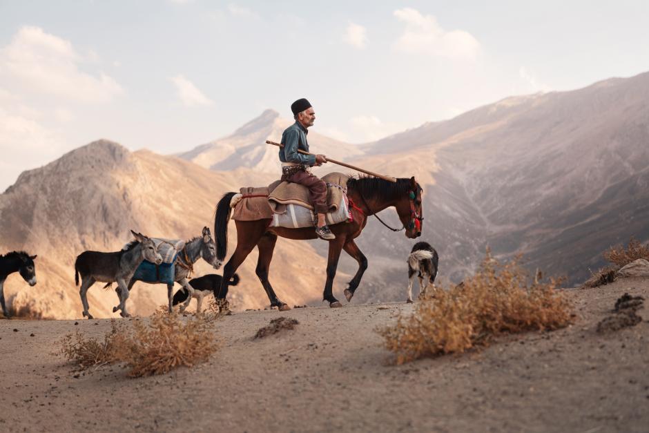 2022 Banff Mountain Photo Essay Competition Grand Prize, Zagros, Emily Garthwaite 2022 Banff Mountain Photo Essay Competition Grand Prize, Zagros, Emily Garthwaite
