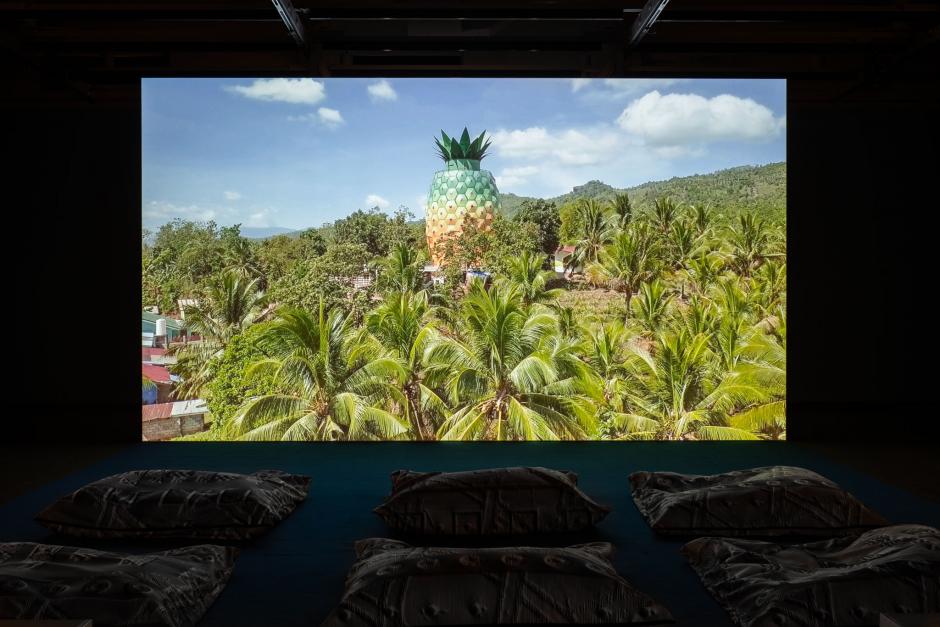 Piña Why is the Sky Blue, by Stephanie Comilang and Simon Speiser, Photo by Rita Taylor Piña Why is the Sky Blue, by Stephanie Comilang and Simon Speiser, Photo by Rita Taylor