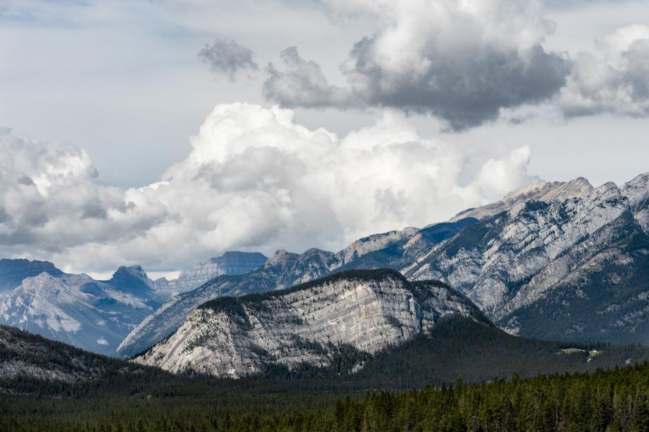 Photograph of a mountain in the shape of a sleeping buffalo