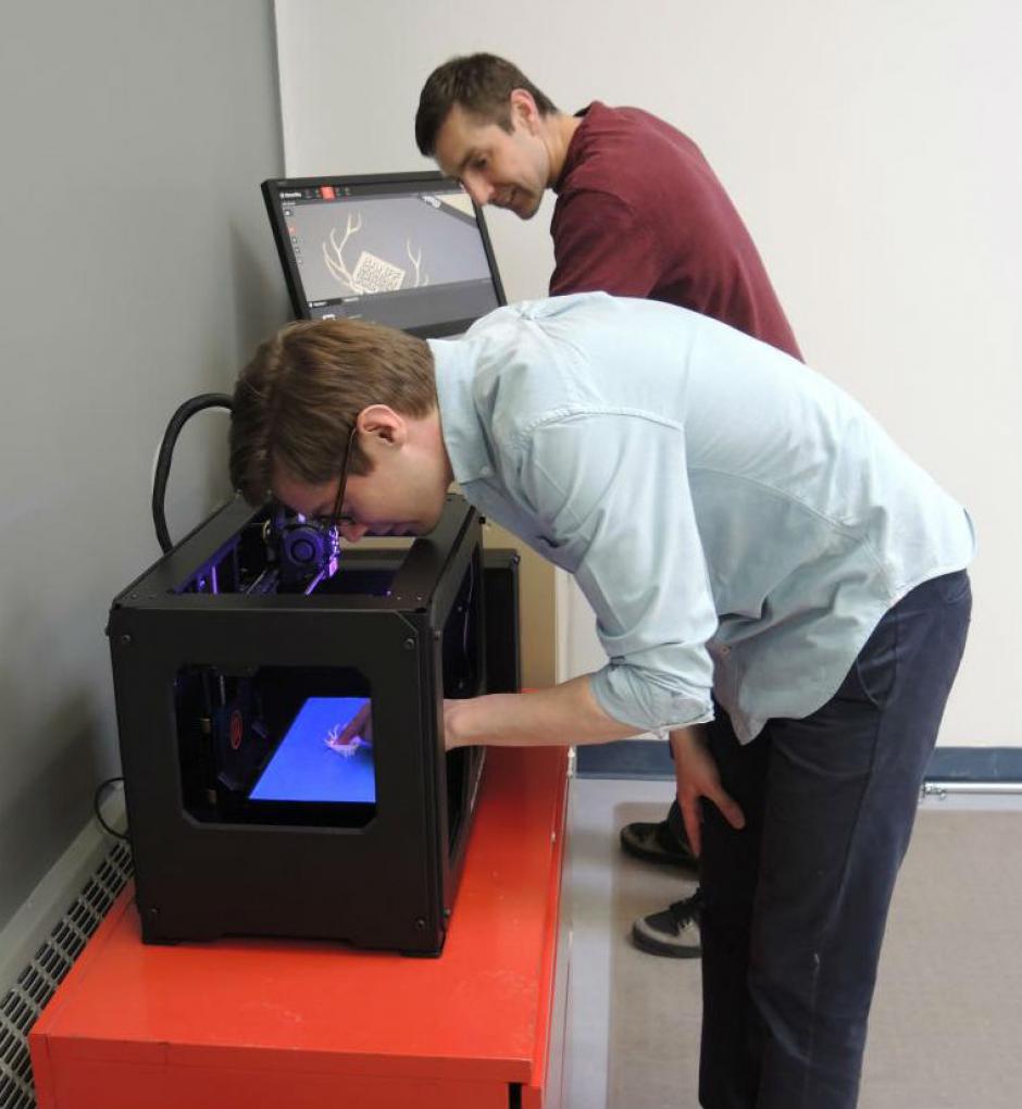 Sasha and Tyler print the mini-model Sasha and Tyler print the mini-model