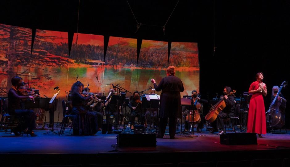 Rosemary Thomson (conductor) and Christine Marie Li (performer), Opera in the 21st Century, Banff 2022. Photo by Joel Ivany Opera singers on stage