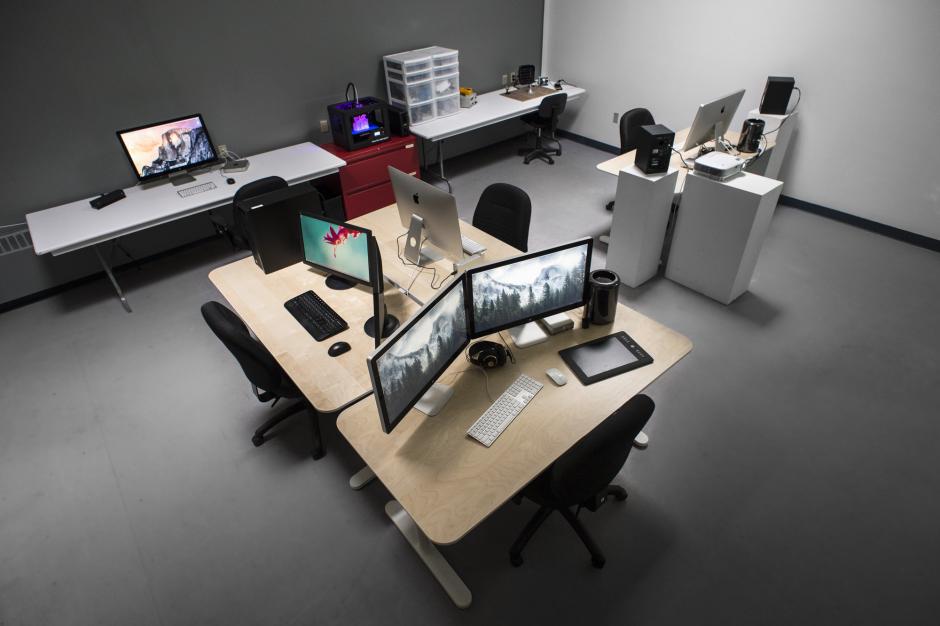 Digital Media Studio in Visual + Digital Arts