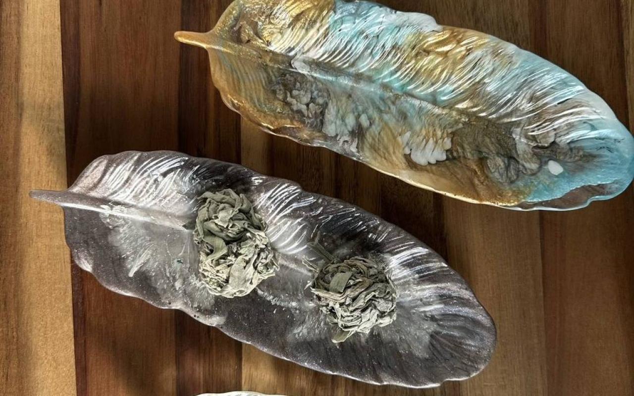 Resin smudge bowls