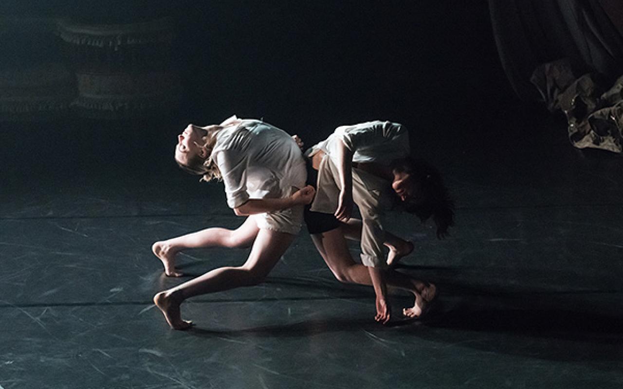 PLAY DEAD by People Watching, photo by Alexander Galliez