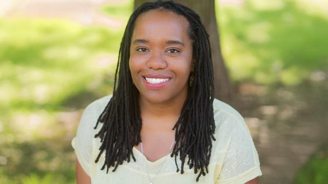 Headshot Dr. Cheryl Thompson