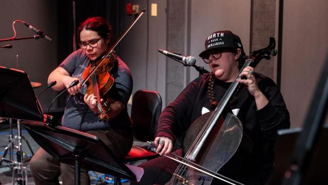 Melody McKiver, violist/percussionist/composer; Cris Derksen, composer/cellist,  Canadian Indigenous Classical Music Gathering, 2019. Photo by Jessica Wittman.