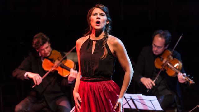 Shantelle Przybylo with musicians (L to R) Barry Shiffman and Miguel da Silva, Music for a Summer Evening, Banff Centre, 2015. Photo By Rita Taylor.