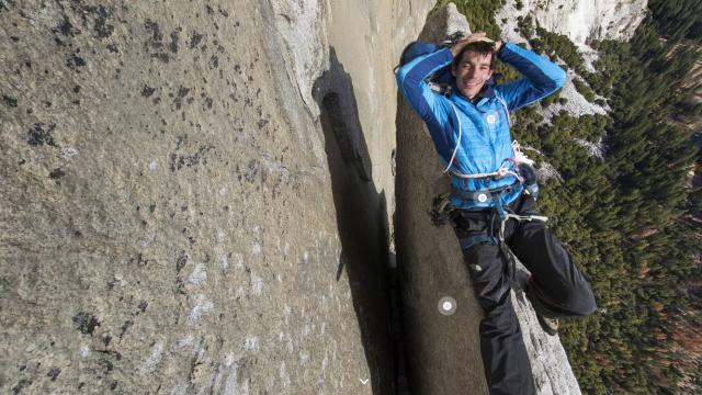 Alex Honnald relaxing on El Cap's Texas Flake