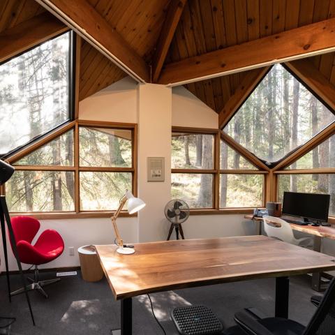 Desks in Evamy Studio