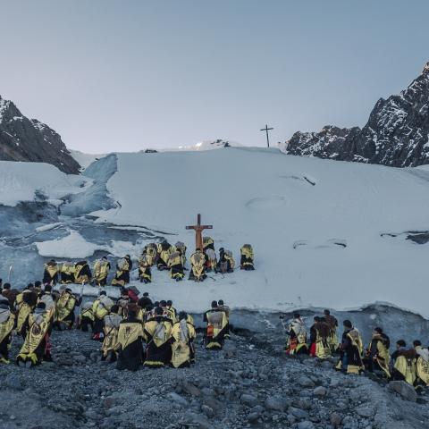 2023 Banff Mountain Photo Essay Competition Grand Prize: Qoyllur Rit'i - The Snow Star Fades by Armando Vega 4