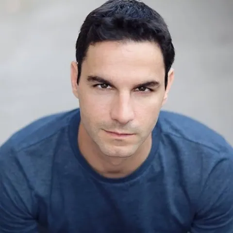 Headshot of Derek Arnold