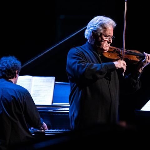 Pinchas Zuckerman plays piano with Barry Shiffman (violin) and Jon Kimura Parker (piano)