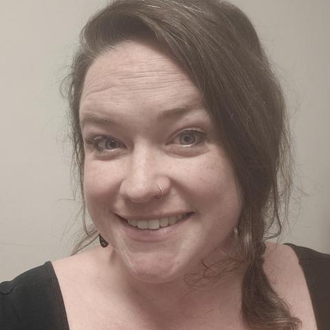 Headshot of Laura Elliot